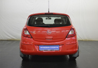 Подержанный автомобиль Opel Corsa 2012 года (6 фото)