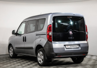 Подержанный автомобиль Fiat Doblo 2011 года (7 фото)
