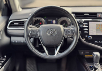 Подержанный автомобиль Toyota Camry Sedan 2019 года (20 фото)