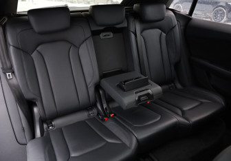 Подержанный автомобиль Audi Q8 2019 года (34 фото)