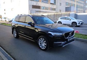 Подержанный автомобиль Volvo XC90 2018 года (3 фото)