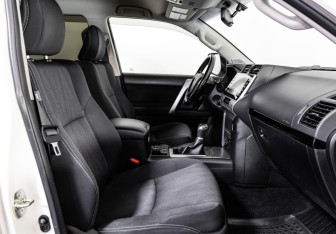 Подержанный автомобиль Toyota Land Cruiser Prado 2021 года (23 фото)