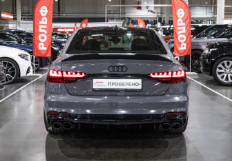 Подержанный автомобиль Audi A4 Sedan 2020 года (15 фото)