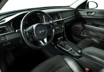 Подержанный автомобиль Kia Optima Sedan 2018 года (11 фото)