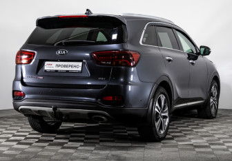 Подержанный автомобиль Kia Sorento 2018 года (5 фото)