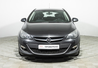 Подержанный автомобиль Opel Astra Hatchback 2013 года (8 фото)