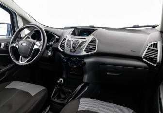 Подержанный автомобиль Ford EcoSport 2017 года (9 фото)