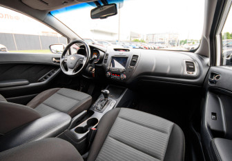 Подержанный автомобиль Kia Cerato Sedan 2016 года (9 фото)