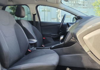 Подержанный автомобиль Ford Focus Wagon 2017 года (12 фото)