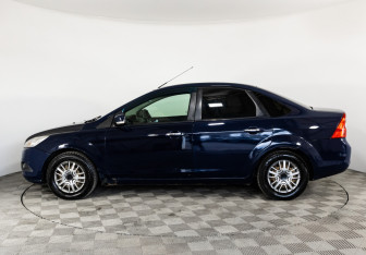 Подержанный автомобиль Ford Focus Sedan 2008 года (8 фото)
