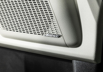 Подержанный автомобиль Kia Carnival 2022 года (27 фото)