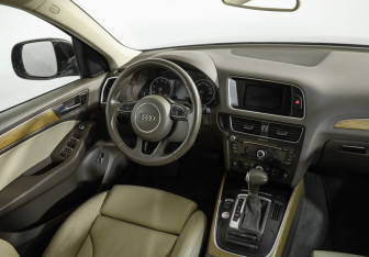Подержанный автомобиль Audi Q5 2014 года (9 фото)