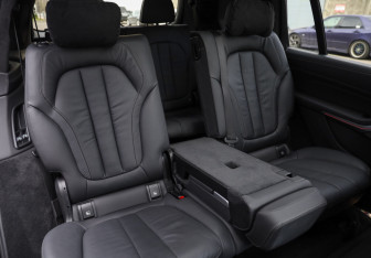 Подержанный автомобиль BMW X7 2020 года (36 фото)