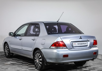 Подержанный автомобиль Mitsubishi Lancer Sedan 2006 года (7 фото)