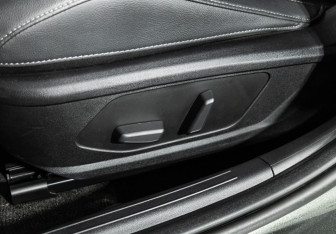 Подержанный автомобиль Hyundai Elantra Sedan 2024 года (17 фото)