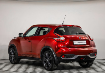 Подержанный автомобиль Nissan Juke 2017 года (7 фото)