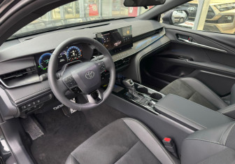 Новый Toyota Camry Sedan 2025 (8 фото)