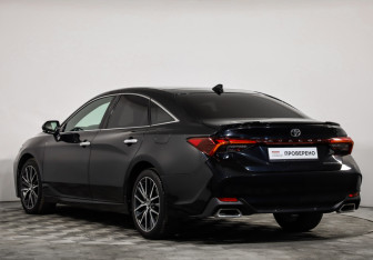 Подержанный автомобиль Toyota Avalon 2022 года (7 фото)