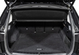 Подержанный автомобиль BMW X1 2017 года (20 фото)