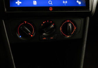 Подержанный автомобиль Volkswagen Polo Sedan 2018 года (11 фото)