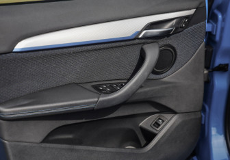Подержанный автомобиль BMW X1 2020 года (24 фото)