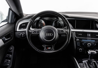 Подержанный автомобиль Audi A5 Liftback 2016 года (13 фото)