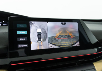 Подержанный автомобиль Changan UNI-V 2023 года (16 фото)