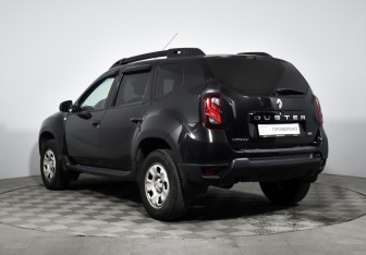 Подержанный автомобиль Renault Duster 2016 года (7 фото)