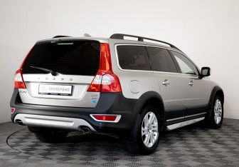Подержанный автомобиль Volvo XC70 2012 года (5 фото)