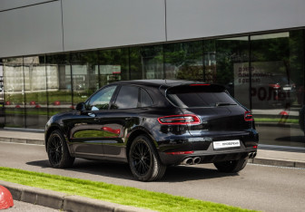 Подержанный автомобиль Porsche Macan 2016 года (8 фото)