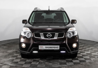 Подержанный автомобиль Nissan X-Trail 2013 года (2 фото)