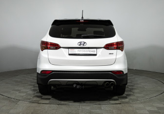 Подержанный автомобиль Hyundai Santa Fe 2014 года (6 фото)