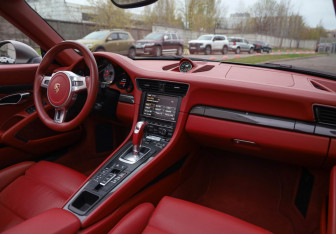 Подержанный автомобиль Porsche 911 Convertible 2013 года (21 фото)