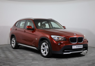 Подержанный автомобиль BMW X1 2011 года (3 фото)
