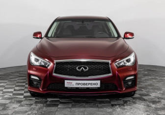 Подержанный автомобиль Infiniti Q50 2016 года (4 фото)