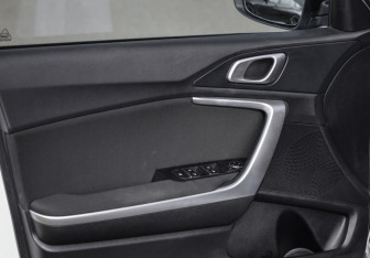 Подержанный автомобиль Kia Ceed Hatchback 2018 года (19 фото)