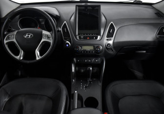 Подержанный автомобиль Hyundai ix35 2011 года (15 фото)