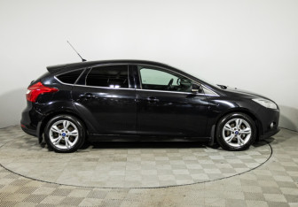 Подержанный автомобиль Ford Focus Hatchback 2014 года (4 фото)