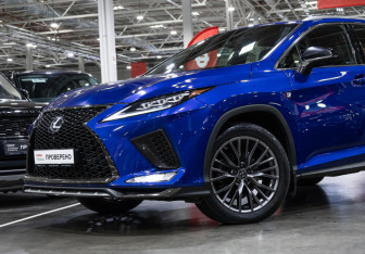 Подержанный автомобиль Lexus RX 2021 года (2 фото)