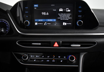 Подержанный автомобиль Hyundai Sonata 2020 года (16 фото)