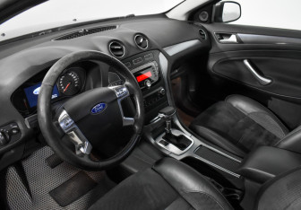 Подержанный автомобиль Ford Mondeo Sedan 2011 года (9 фото)