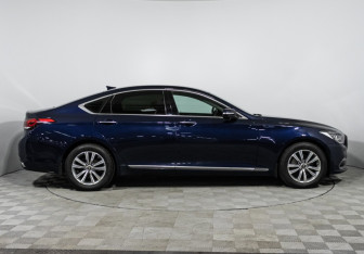 Подержанный автомобиль Genesis G80 2019 года (4 фото)