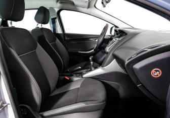 Подержанный автомобиль Ford Focus Sedan 2012 года (18 фото)