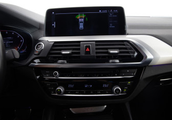 Подержанный автомобиль BMW X4 2019 года (16 фото)
