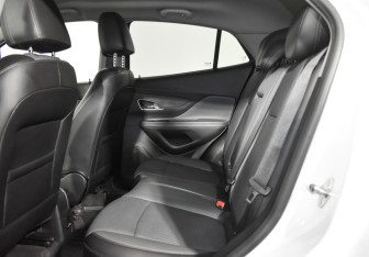 Подержанный автомобиль Opel Mokka 2013 года (12 фото)