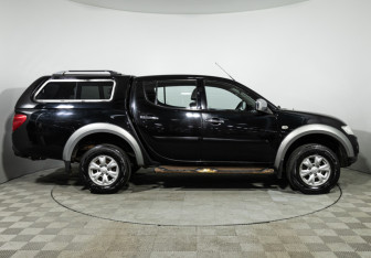 Подержанный автомобиль Mitsubishi L200 2014 года (4 фото)