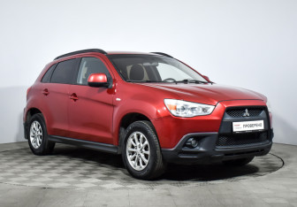 Подержанный автомобиль Mitsubishi ASX 2011 года (3 фото)
