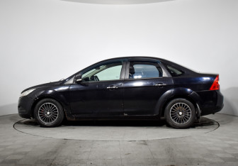 Подержанный автомобиль Ford Focus Sedan 2008 года (8 фото)