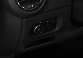 Подержанный автомобиль Opel Corsa 2011 года (18 фото)