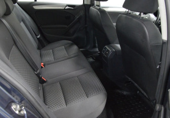 Подержанный автомобиль Volkswagen Golf Hatchback 2012 года (12 фото)